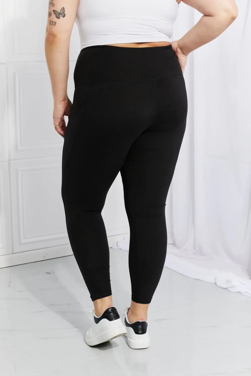 Leggings Depot Full Size Strengthen and Lengthen Reflective Dot Active Leggings - Lee's Retail 